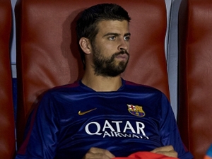 Na kritiku musí být Piqué připravený, domnívá se trenér Barcelony Enrique