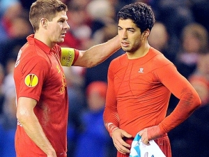 Gerrard se zlobí, že Suárez není v nominaci na Zlatý míč 