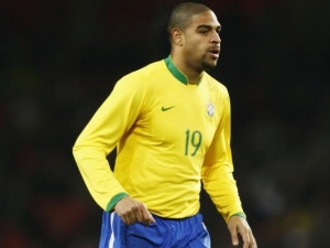 Fotbalista Adriano byl obviněn z napojení na obchodníky s drogami