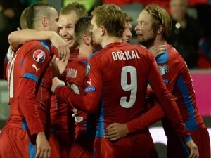 Čechům proti Islandu přálo štěstí, po výhře 2:1 vedou skupinu bez ztráty bodu