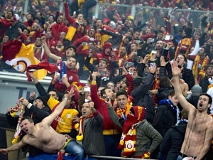 Dortmund a Galatasaray zaplatí za fanoušky 100.000 eur 