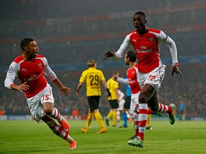 Arsenal vrátil Dortmundu porážku a postupuje, Liverpool nedokázal porazit Ludogorec