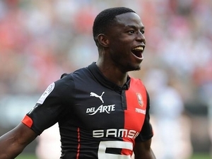 United, Arsenal, Chelsea a City sledují vycházející hvězdu Rennes Ntepa