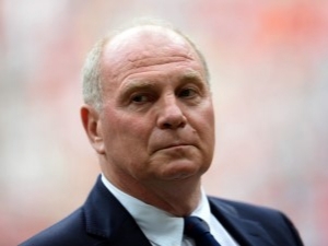 Odsouzený Uli Hoeness může strávit Vánoce doma