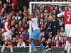 Arsenal remizoval a vede jen o bod