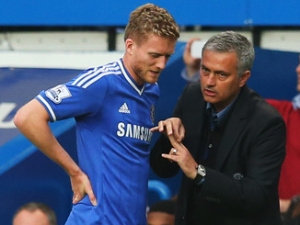 Schürrle dál figuruje v Mourinhových plánech, ale musí se Premier League více přizpůsobit