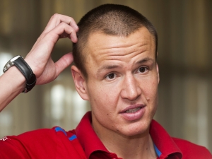 Hloušek se opět zachraňuje, sestup Stuttgartu si však nepřipouští 