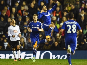 Chelsea s přehledem postoupila do semifinále Capital One Cupu, Saints roli favorita nezvládli