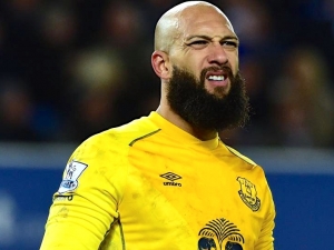 Howard se zranil při odkopu, Evertonu bude chybět šest týdnů