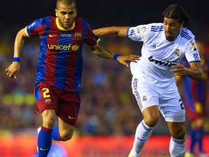 Téměř 90 hráčům Primera División letos končí smlouva. Nejlukrativnějším volným zbožím budou Dani Alves a Khedira