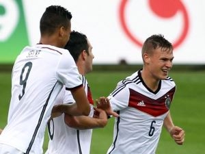 Khedira kritizuje Stuttgart za prodej Kimmicha, diví se i Fredi Bobic