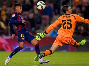 Copa del Rey: Neškodné Elche pomohlo Barçe nabrat sebevědomí. Z Camp Nou si odváží pět gólů