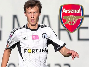 Arsenal je velmi blízko získání talentovaného Poláka Bielika, který podle svého kouče nemá slabinu