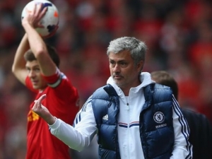 Mourinho vtipkoval: Přivedu Gerrarda na hostování
