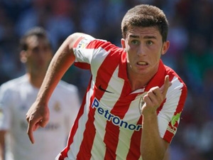 Stoper Laporte láká zvučné kluby: V létě se zajímala Barcelona, teď pro změnu Real Madrid