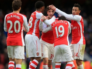 Arsenal rozstřílel Aston Villu, Manchester United porazil Leicester, Sturridge pomohl Liverpoolu k výhře nad West Hamem