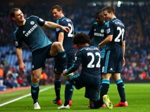 Je v Anglii o titulu rozhodnuto? Manchester City zaváhal s Hullem, United remizovali s West Hamem, Chelsea zvyšuje své vedení na čele tabulky