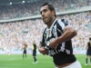 Juventus ve šlágru kola nedal Milánu šanci, po třech zápasech opět skóroval Tévez
