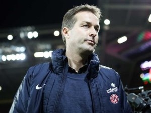 Krizi Mainzu odnesl trenér Hjulmand. Na lavičce ho střídá Schmidt