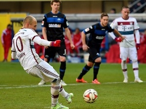 Hráči Bayernu překonávali další hranice. Co se v Paderbornu povedlo Neuerovi, Robbenovi či Lewandowskému?