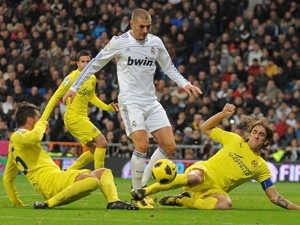 Real Madrid vyzve Villarreal s náhradníky, Barcelona cestuje do Granady, kde loni ztratila ligu