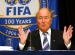 Blatter: Hráči by neměli zakrývat sexuální orientaci
