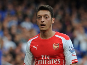Scholes: Özil občas vypadá jako zpomalený film