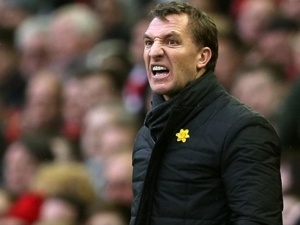 Podle Rodgerse byla Liverpoolu upřena penalta a Škrtel bude v pořádku