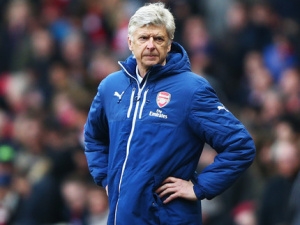 Wenger chce, aby UEFA přehodnotila pravidlo o „venkovním“ gólu: Fotbal se od té doby změnil, říká