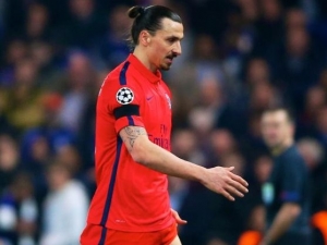 Ibrahimovic nesmí po červené kartě hrát v prvním čtvrtfinále LM