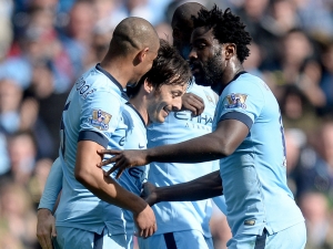 Bony Wilfried premiérovou brankou za Citizens rozhodl o výhře nad WBA, Giroud prodloužil vítěznou šňůru Arsenalu, Chelsea zvítězila v Hullu