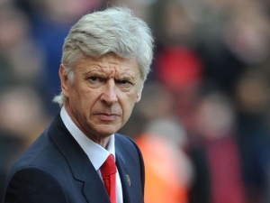 Wenger předpokládá, že Arsenal už Chelsea nedohoní. Chce však bojovat
