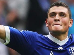 Leverkusen chce Papadopoulose na přestup. Záležet bude i na Höwedesovi, ten touží po Anglii
