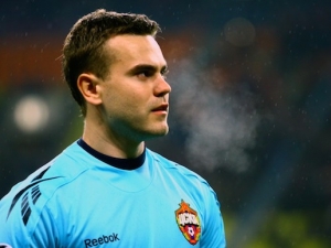 Akinfejev po zranění světlicí nepřijde o šlágr ruské ligy