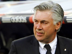 Ancelotti spílal sudímu: Jak jsi tu penaltu mohl nepísknout?