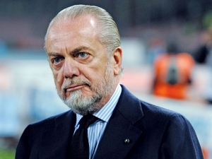 Šéf Neapole pohrozil fotbalistům nekonečným soustředěním 