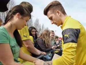 Dortmund v nesnázích: Reus může chybět i proti Paderbornu. Na marodce jsou i další hráči