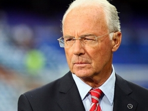 Beckenbauer zkritizoval Bayern a Danteho za výkon v Portu