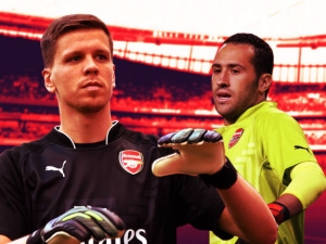 Experti Neville a Carragher: Arsenal potřebuje koupit špičkového gólmana