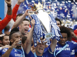 Čech s Drogbou se s Chelsea loučili výhrou, Stoke rozstřílelo Liverpool, Hull posledním sestupujícím