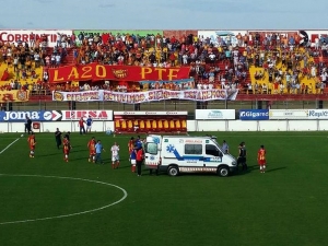 Argentinský fotbal zasáhla další tragická smrt, hráč zkolaboval