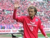 Útočník Forlán končí v Ósace a vrací se do Uruguaye