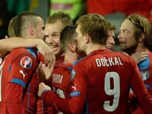 Fotbalisté si na Islandu musí zvykat i na téměř celodenní světlo