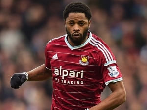 West Ham by si rád ponechal barcelonského Alexandra Songa