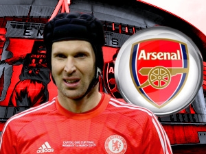 Petr Čech je pro Arsenal tím správným mužem. Může mu pomoci k titulu