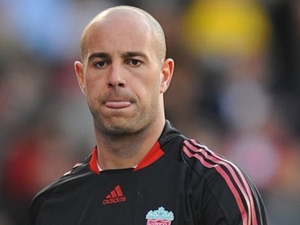 Brankář Reina končí po roce v Bayernu a vrací se do Neapole