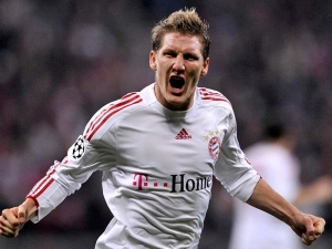 Bastian Schweinsteiger z Bayernu neodejde, chce s ním vyhrávat další trofeje