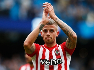 Přetahovaná o Alderweirelda: Southampton zvažuje právní kroky proti Atlétiku Madrid