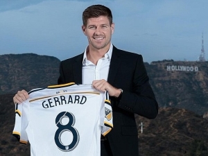 Gerrard před představením v LA koupil fanouškům 500 piv