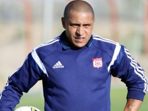 Roberto Carlos bude v Dillí působit nejen jako trenér, ale i jako hráč